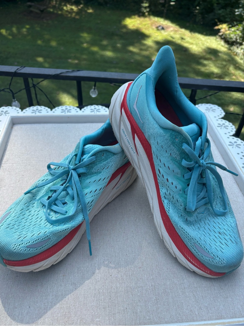 Hoka One One Clifton 8 Woman’s Running  Walking Shoe. Size 8.5